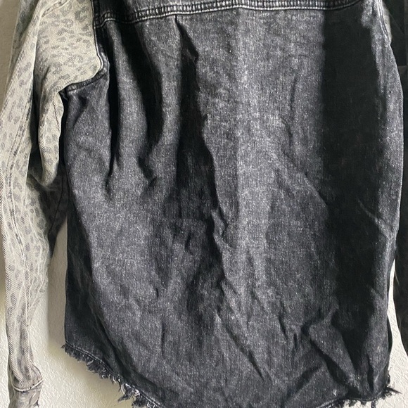 VEVERET CONTRAST LEOPARD PRINT DENIM RAW HEM EDGY GOTH MOBWIFE SHACKET JACKET S - Picture 11 of 13